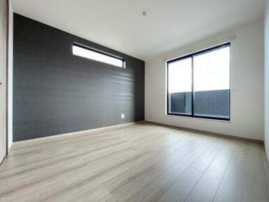 お部屋からバルコニーに出られるので洗濯物や布団などをすぐ干せ取込みも楽にできます！