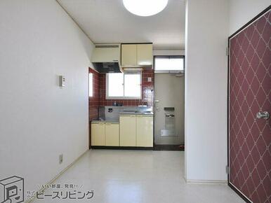 北島ハイツ　※同室タイプの室内写真です。