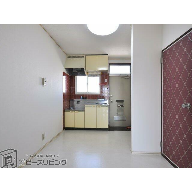 北島ハイツ　※同室タイプの室内写真です。