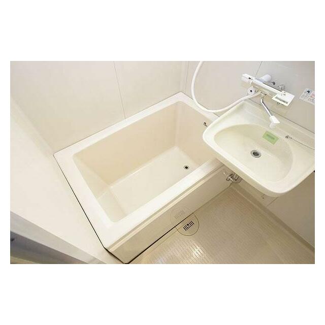 北島ハイツ　※同室タイプの室内写真です。