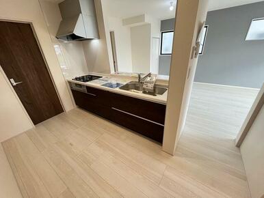 新居の素敵なキッチンで自炊のレパートリーもマシマシ（1号棟）