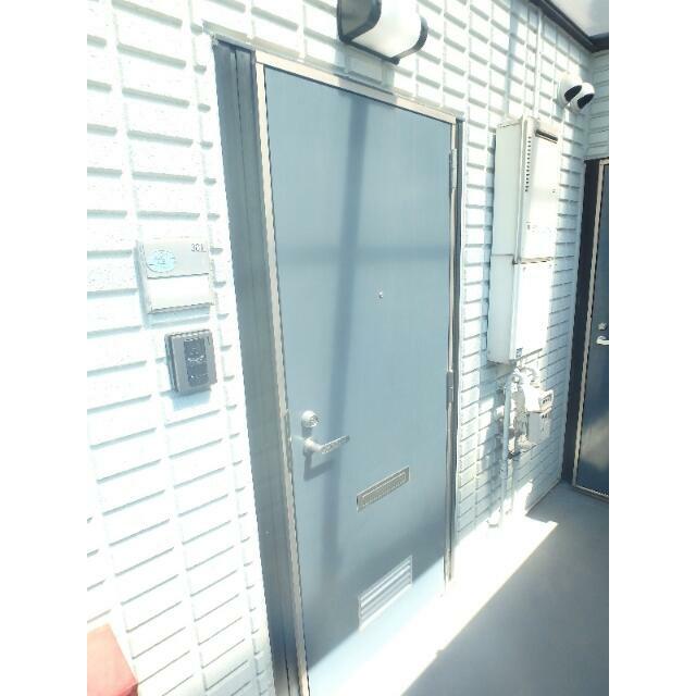 玄関鍵には防犯性の高いディンプルキーを採用