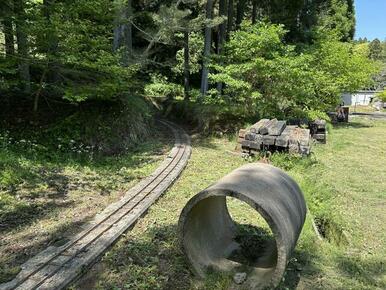 鉄道のコースには一部トンネルもあります。