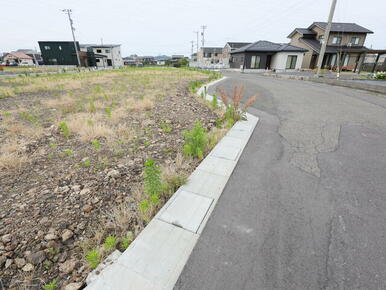 前面道路・側溝