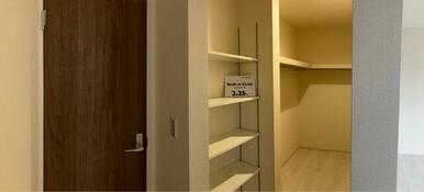 大切な洋服にはきちんと収納場所を用意したい（1号棟）