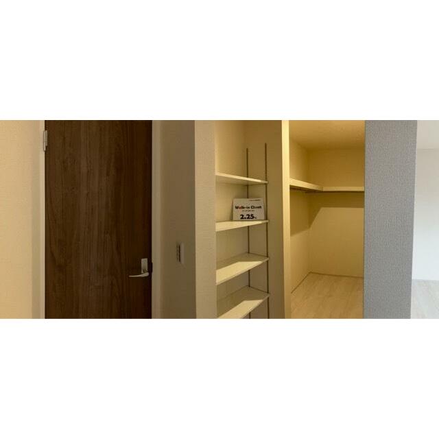 大切な洋服にはきちんと収納場所を用意したい（1号棟）