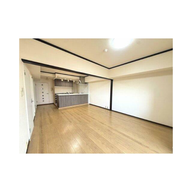 広々とした縦型のLDKで解放感◎