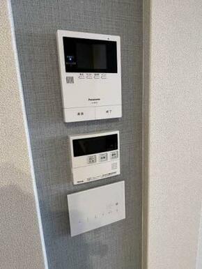 モニターホン、給湯リモコン、照明