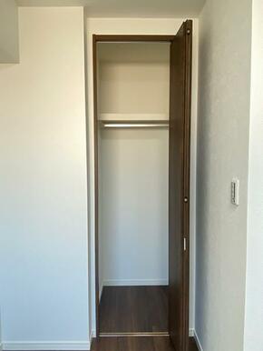 「北東洋室」収納がございます