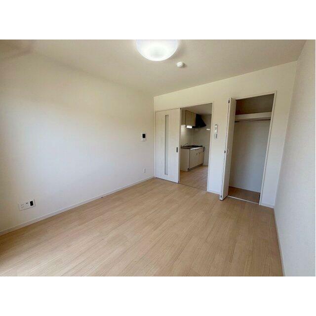 ※302号室の室内写真を掲載しております。