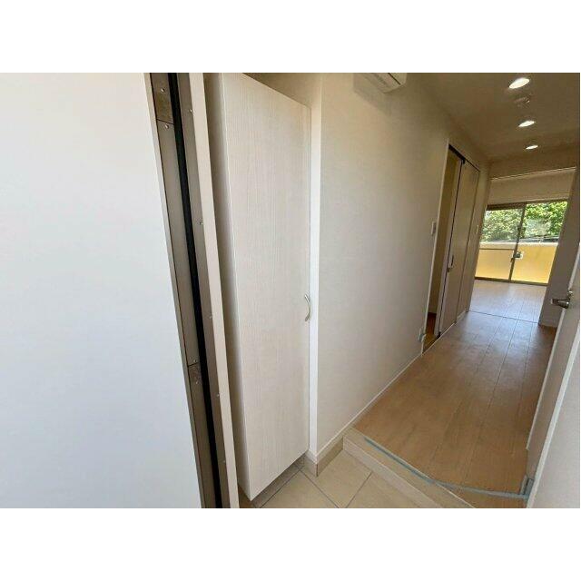 ※302号室の室内写真を掲載しております。