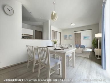 開放感のあるゆとりあるリビング。採光にもこだわった居心地の良い空間です♪