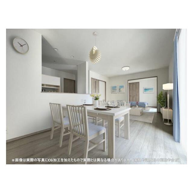 開放感のあるゆとりあるリビング。採光にもこだわった居心地の良い空間です♪