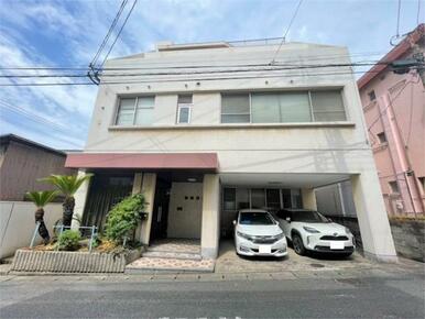 周辺にはスーパーやコンビニ、飲食店等が充実した生活環境です