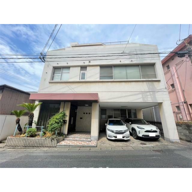 周辺にはスーパーやコンビニ、飲食店等が充実した生活環境です