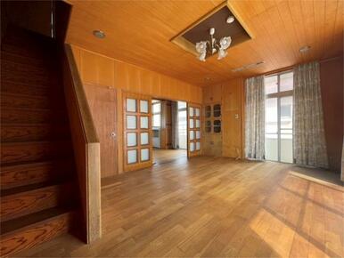 リビングとしても最適な洋室です