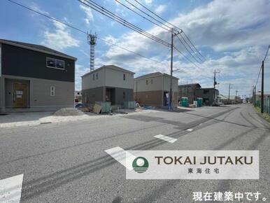 北西側約9.79M幅員の公道。車の出し入れもスムーズに行えますね＾＾