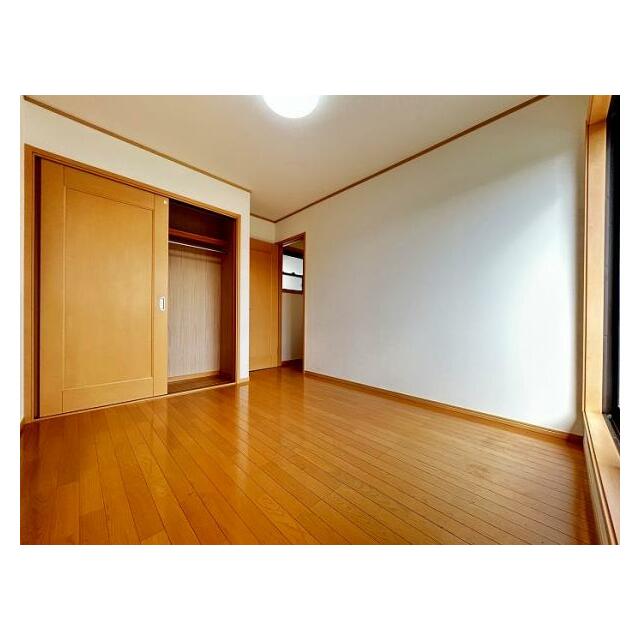 「2階西側洋室約5.3帖」