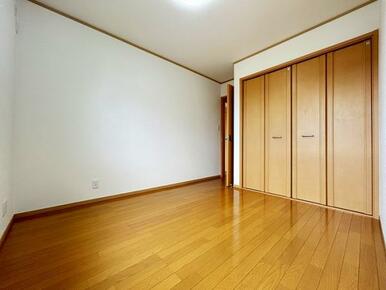 「2階南側洋室約5.3帖」