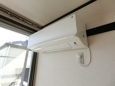 洋室にエアコン１基設置済です