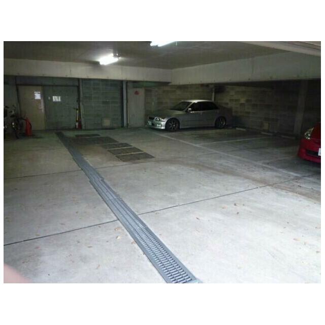 屋根付駐車場