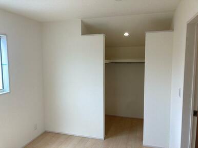 賢く収納しながら季節ごとの装いを楽しみたい（1号棟）