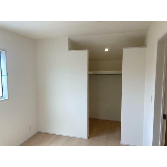 賢く収納しながら季節ごとの装いを楽しみたい（1号棟）