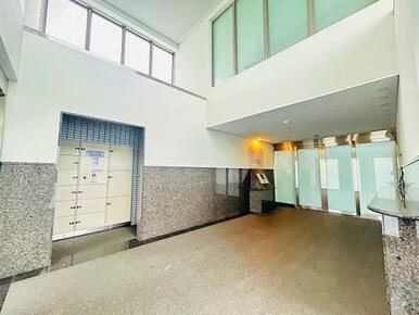 「エントランス」清潔感のあるロビーです。