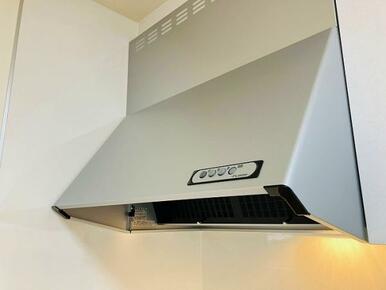 「キッチン」レンジフード新品交換済みです。