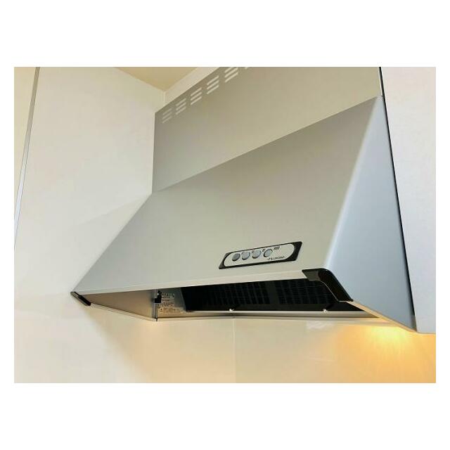 「キッチン」レンジフード新品交換済みです。
