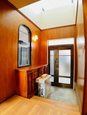 「玄関」玄関吹き抜けで開放感があります。