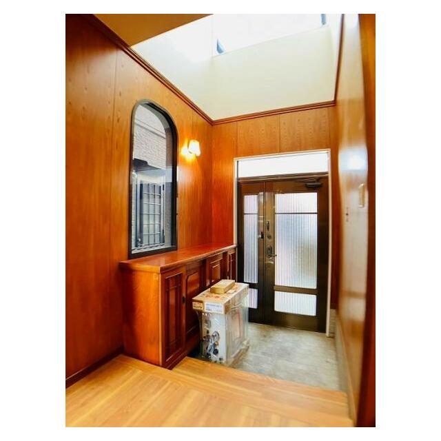 「玄関」玄関吹き抜けで開放感があります。