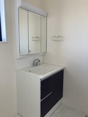 洗顔や歯磨きなど毎日使う洗面所だから要チェック！（1号棟）