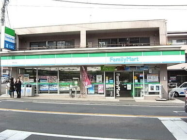 ファミリーマート西生田店