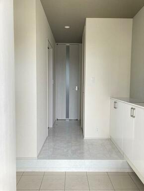 住まいの「顔」となる玄関（2号棟）