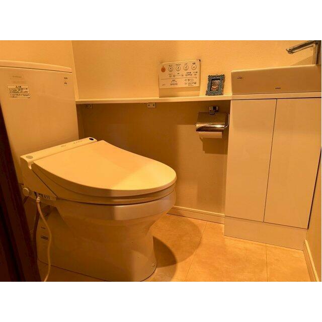 ゆったりとした空間のトイレです