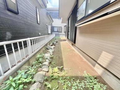 「庭」日当たり良好です。