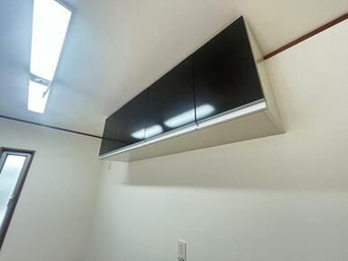 「キッチン」吊戸棚　収納が欲しいけどスペースが足りないときに助けてくれる吊戸棚