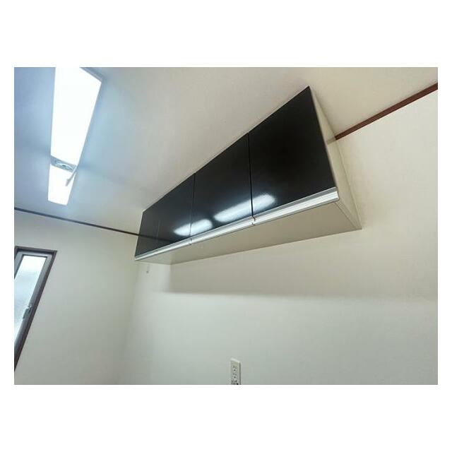 「キッチン」吊戸棚　収納が欲しいけどスペースが足りないときに助けてくれる吊戸棚