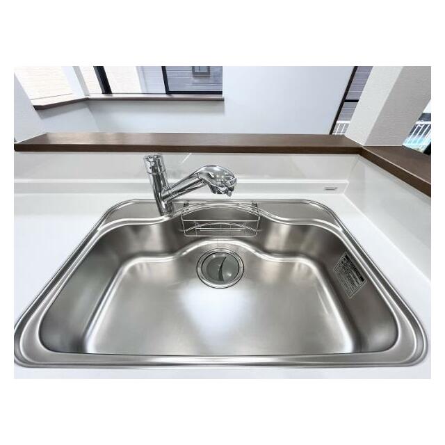 「キッチン」ゆとりのある広さのシンクです。