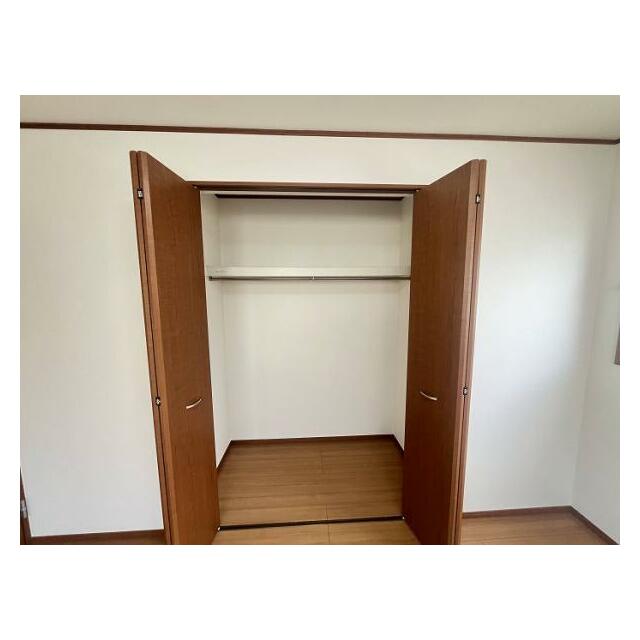 「洋室」２F北西側　収納