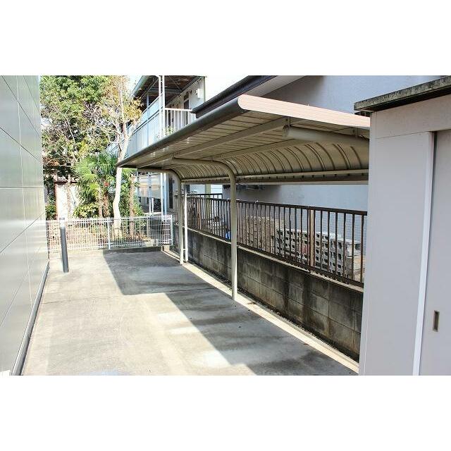 屋根付駐輪場