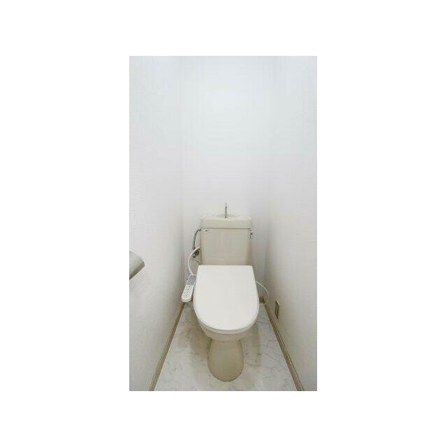 ゆったりとした空間のトイレです