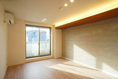 【ＬＤＫ１３．８帖】間接照明付き、対面式キッチン採用