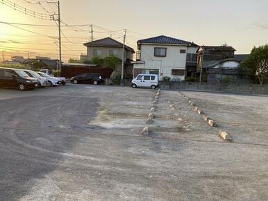 近隣駐車場ご紹介可能です