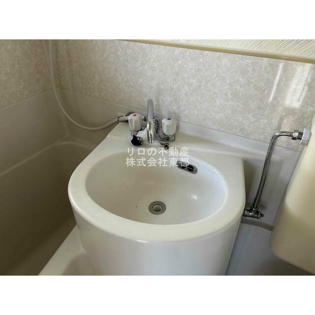 洗面ボウルもついているので、ここで洗顔できますね☆