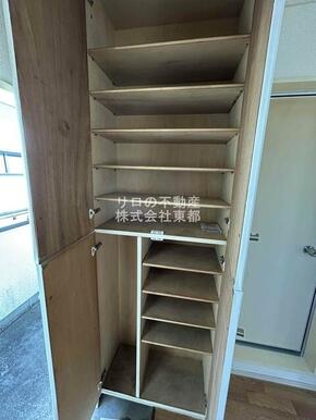 下駄箱付なので、玄関はいつでもスッキリ片付きますね☆