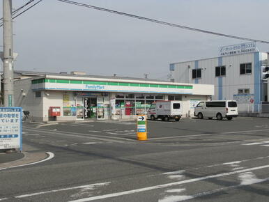 ファミリーマートさいたま西堀五丁目店