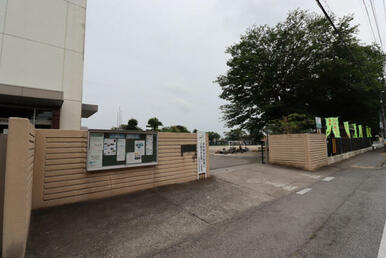 西原小学校