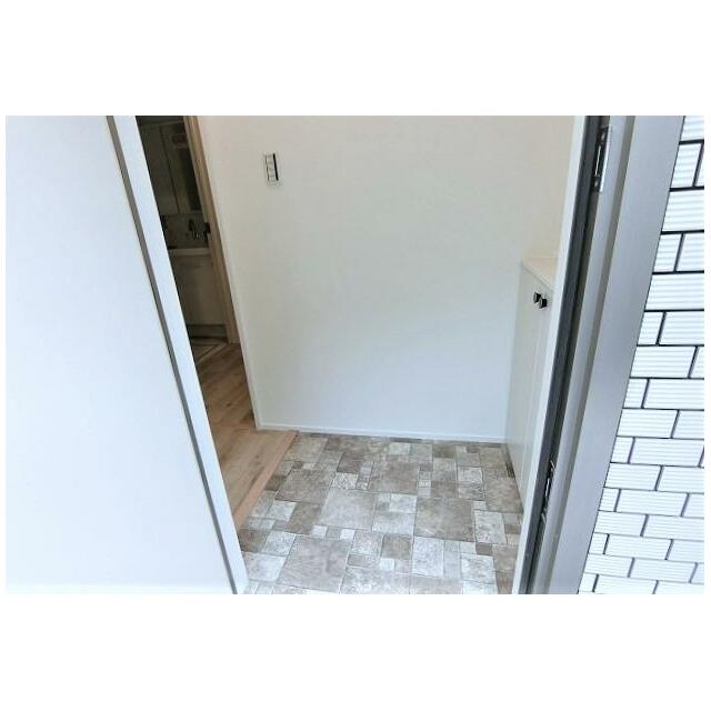 写真は２号室（１号室は反転タイプ）
